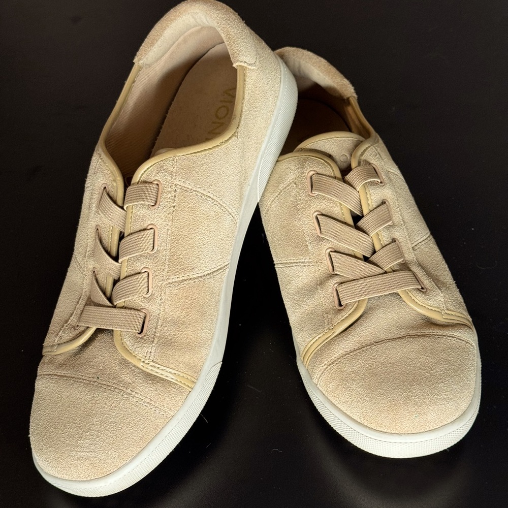 Vionic Tan Suede Sneakers women’s size 9W